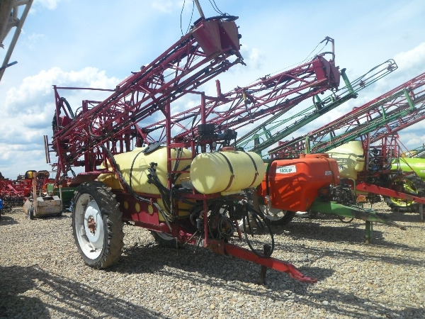 Hardi 2500 - Fertilizing equipment: picture 1 Hardi 2500 - Fertilizing equipment: picture 1