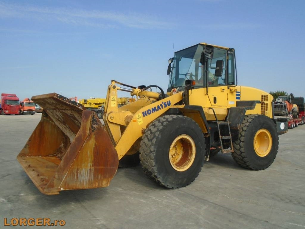 Komatsu WA200-5 - Wheel loader: picture 1 Komatsu WA200-5 - Wheel loader: picture 1