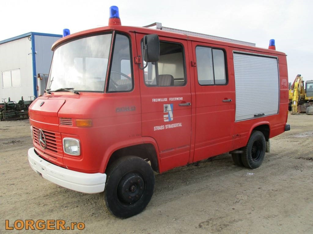 Mercedes-Benz 608 D - Box truck: picture 1 Mercedes-Benz 608 D - Box truck: picture 1