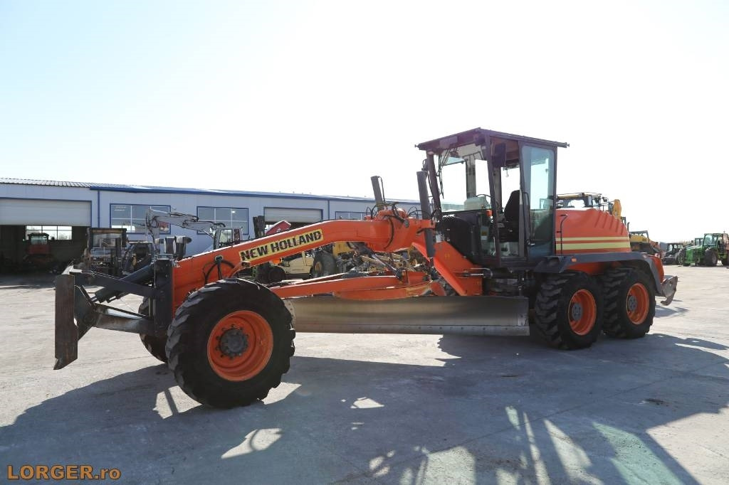 New Holland F 156.6 A with 3D GPS System - Grader: picture 4 New Holland F 156.6 A with 3D GPS System - Grader: picture 4