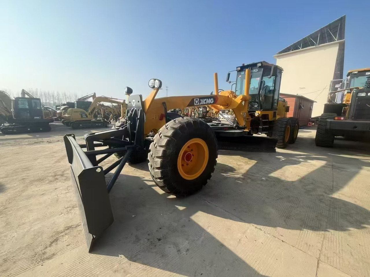 XCMG GR2153 - Grader: picture 2 XCMG GR2153 - Grader: picture 2