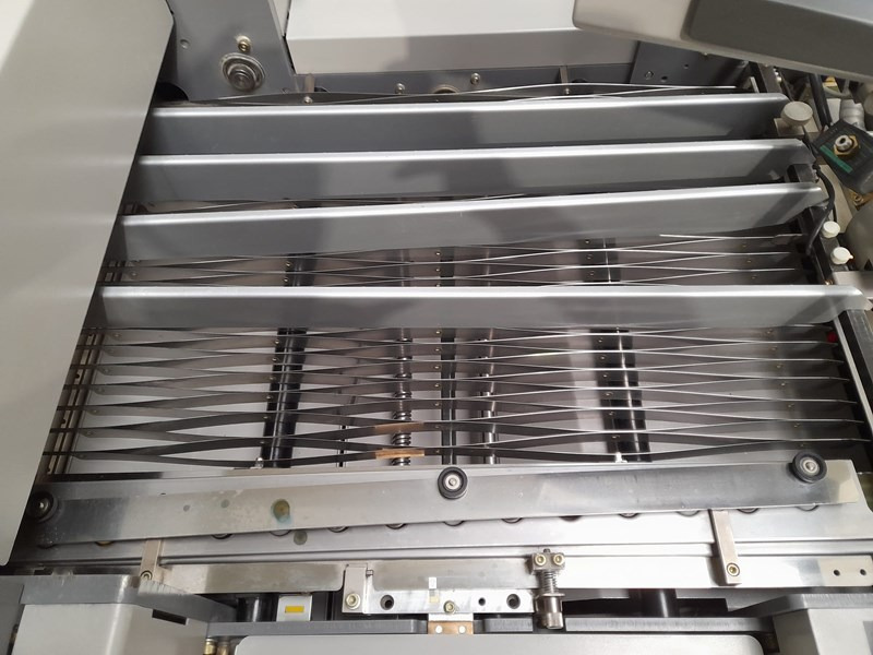 Folding machine Horizon AFC-544 AKT | folder | 4 + knife + 2 | 2001 | 25 mio: picture 8 Folding machine Horizon AFC-544 AKT | folder | 4 + knife + 2 | 2001 | 25 mio: picture 8