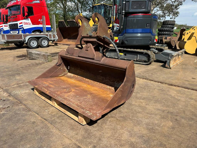 Cangini Benne CW10 tiltbucket / schwenklöffel / kantelbak - Bucket for Construction machinery: picture 1 Cangini Benne CW10 tiltbucket / schwenklöffel / kantelbak - Bucket for Construction machinery: picture 1
