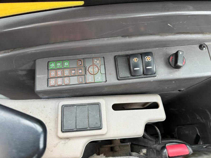 Mini excavator Volvo EC 35 D: picture 20