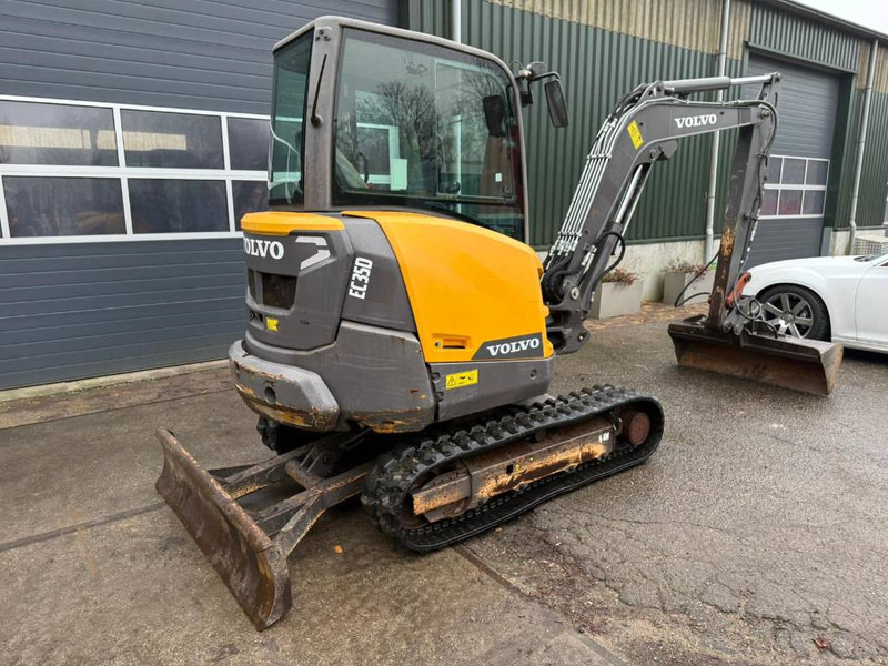 Mini excavator Volvo EC 35 D: picture 9