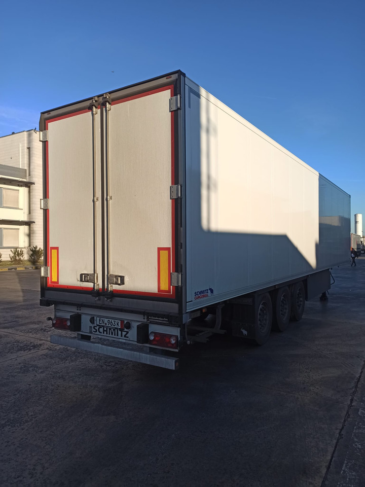 SCHMITZ CARGOBULL ThermoKing SKO 24/L - 13.4 FP COOL V7 FP 60 SMART - Refrigerator semi-trailer: picture 4 SCHMITZ CARGOBULL ThermoKing SKO 24/L - 13.4 FP COOL V7 FP 60 SMART - Refrigerator semi-trailer: picture 4