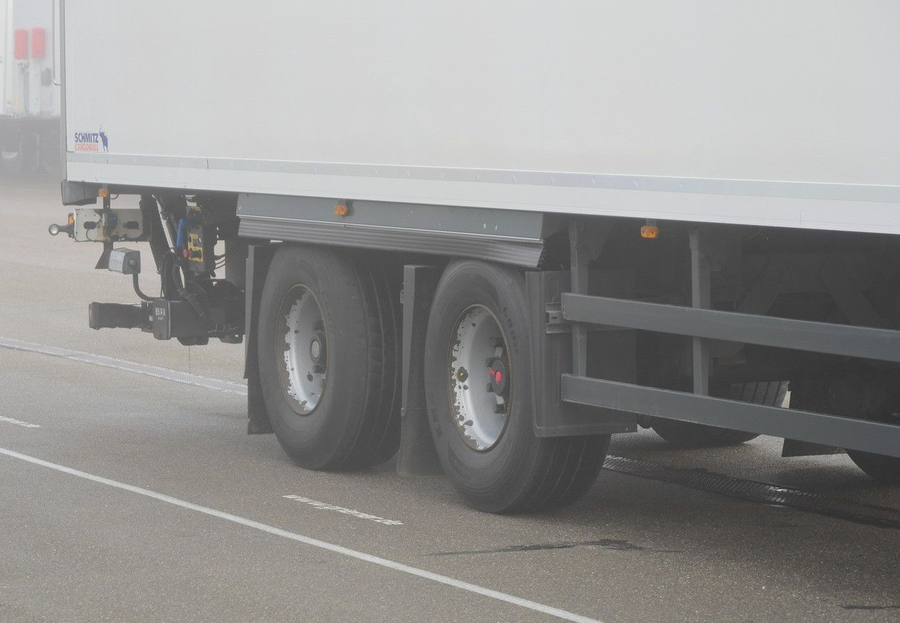 Schmitz Cargobull SKO 20 / LZG LENKACHSE /TK SLX / LBW 2000 kg - Refrigerator semi-trailer: picture 5 Schmitz Cargobull SKO 20 / LZG LENKACHSE /TK SLX / LBW 2000 kg - Refrigerator semi-trailer: picture 5