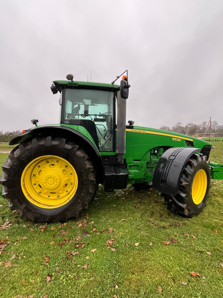John Deere 8530 - Farm tractor: picture 3 John Deere 8530 - Farm tractor: picture 3