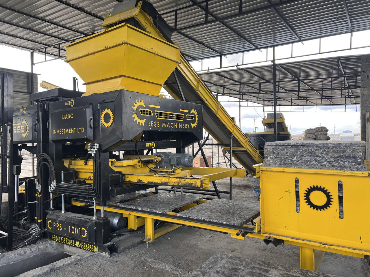 PRS-1000 Semi-Automatic Block Making Machine - Block making machine: picture 3 PRS-1000 Semi-Automatic Block Making Machine - Block making machine: picture 3