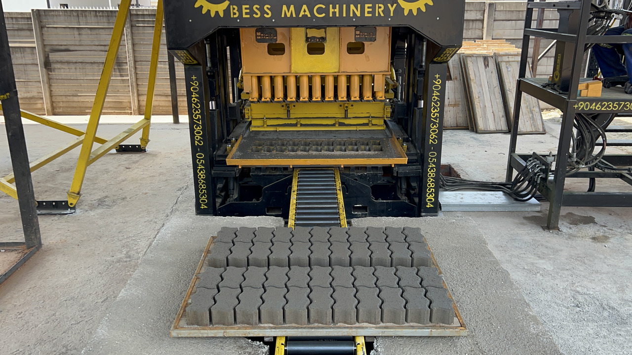 PRS-600 Semi-Automatic Concrete Block Machine - Block making machine: picture 2 PRS-600 Semi-Automatic Concrete Block Machine - Block making machine: picture 2
