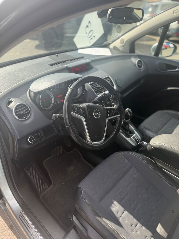 Sedan Opel Meriva B Innovation: picture 8