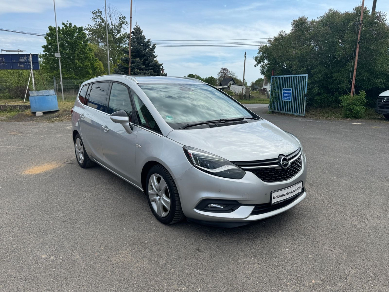 Opel Zafira Tourer - Passenger van: picture 2 Opel Zafira Tourer - Passenger van: picture 2