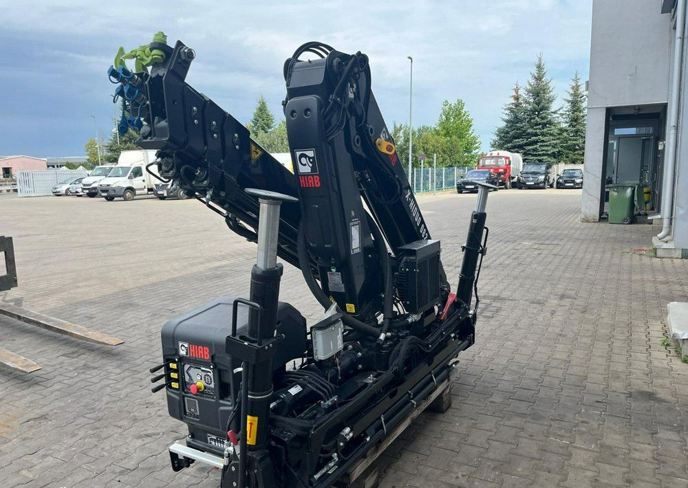 Inny 082 B-3 HiDuo - Truck mounted crane: picture 4 Inny 082 B-3 HiDuo - Truck mounted crane: picture 4