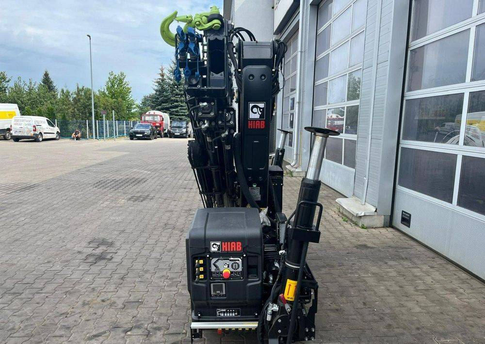 Inny 082 B-3 HiDuo - Truck mounted crane: picture 5 Inny 082 B-3 HiDuo - Truck mounted crane: picture 5