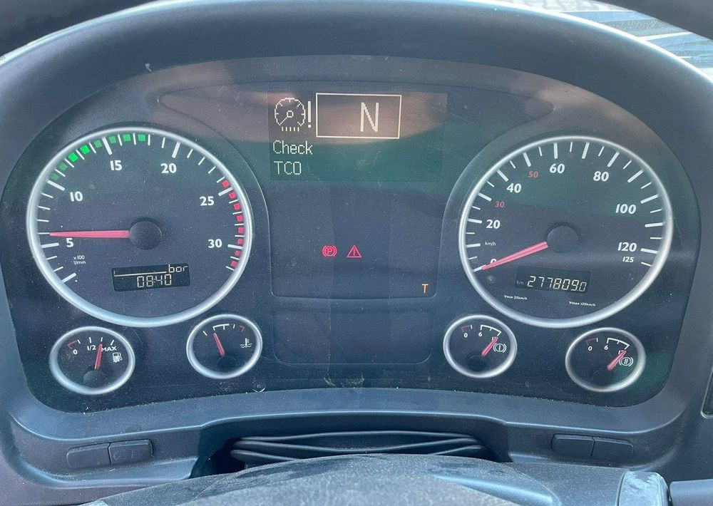 Garbage truck MAN TGA 26.320: picture 11