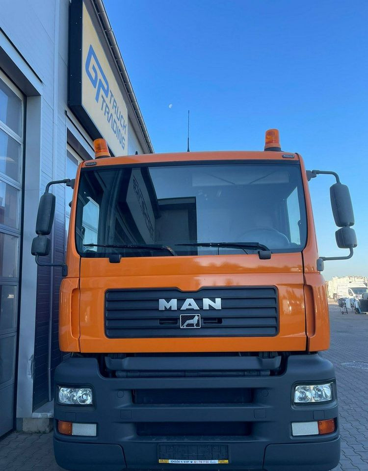 Garbage truck MAN TGA 26.320: picture 6