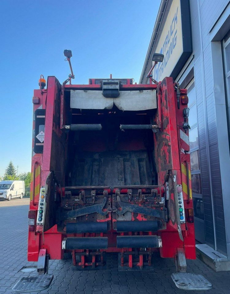 Garbage truck MAN TGA 26.320: picture 9