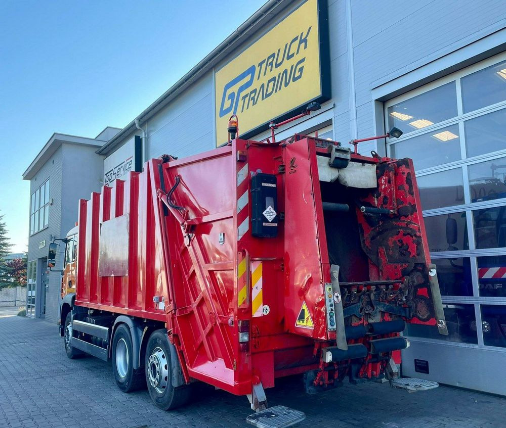 Garbage truck MAN TGA 26.320: picture 7