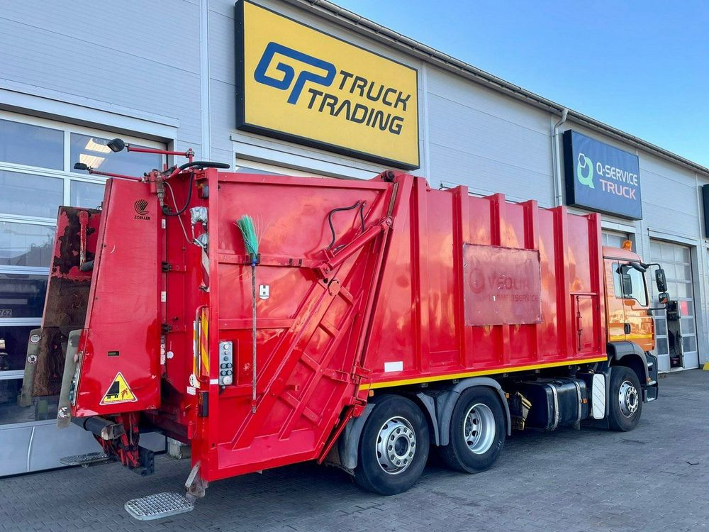 Garbage truck MAN TGA 26.320: picture 10