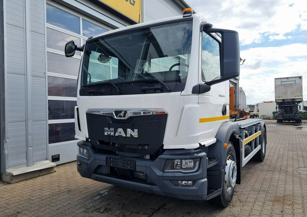 MAN TGM 18 250 - Garbage truck: picture 2 MAN TGM 18 250 - Garbage truck: picture 2