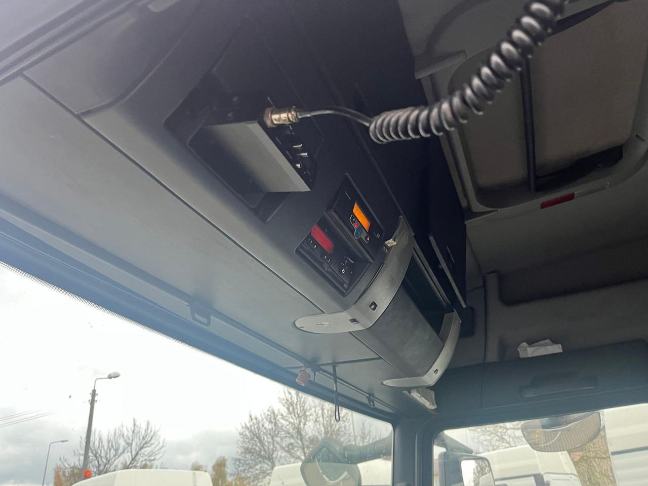 Tractor unit MAN TGS 18.400: picture 8