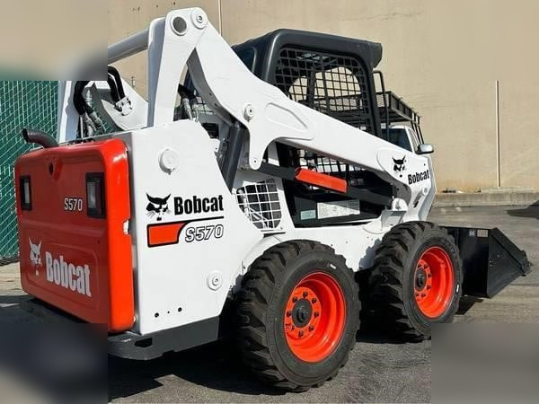 BOBCAT S570 - Skid steer loader: picture 1 BOBCAT S570 - Skid steer loader: picture 1