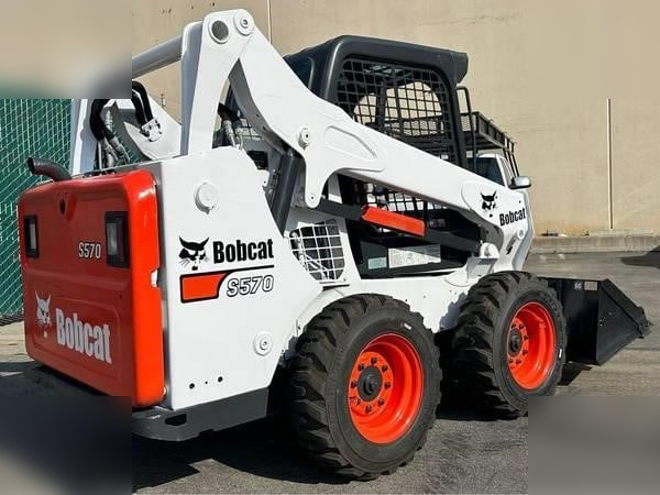 BOBCAT S590 - Skid steer loader: picture 2 BOBCAT S590 - Skid steer loader: picture 2