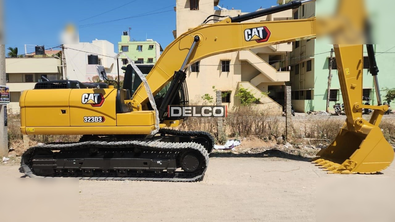CATERPILLAR 323D3 - Crawler excavator: picture 2 CATERPILLAR 323D3 - Crawler excavator: picture 2