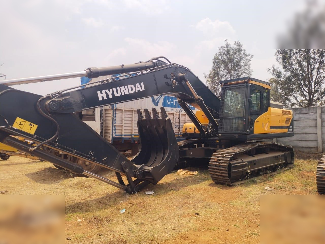 HYUNDAI HX380L - Crawler excavator: picture 2 HYUNDAI HX380L - Crawler excavator: picture 2