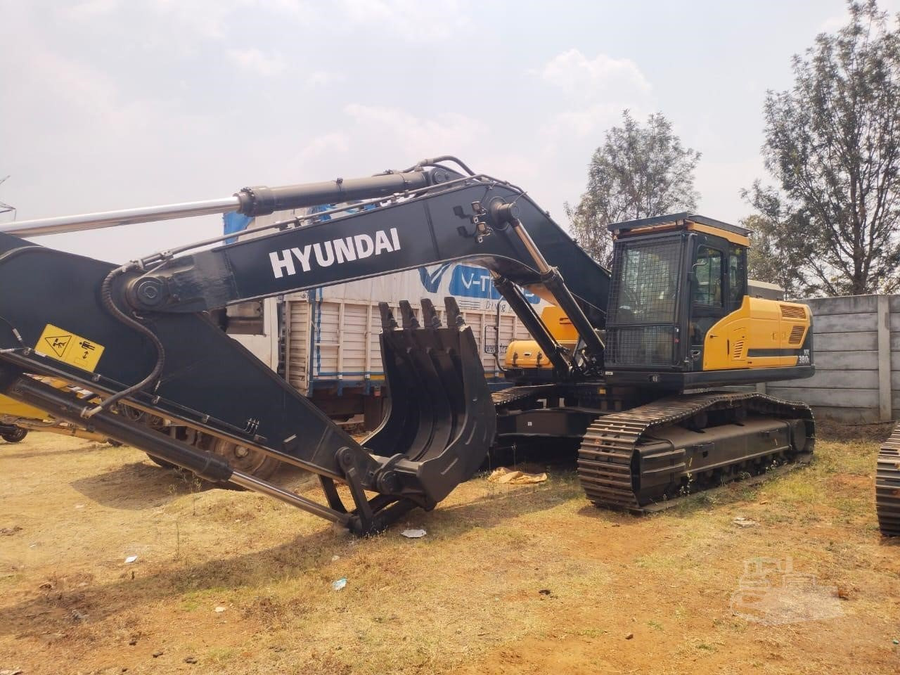 HYUNDAI HX380L - Crawler excavator: picture 2 HYUNDAI HX380L - Crawler excavator: picture 2