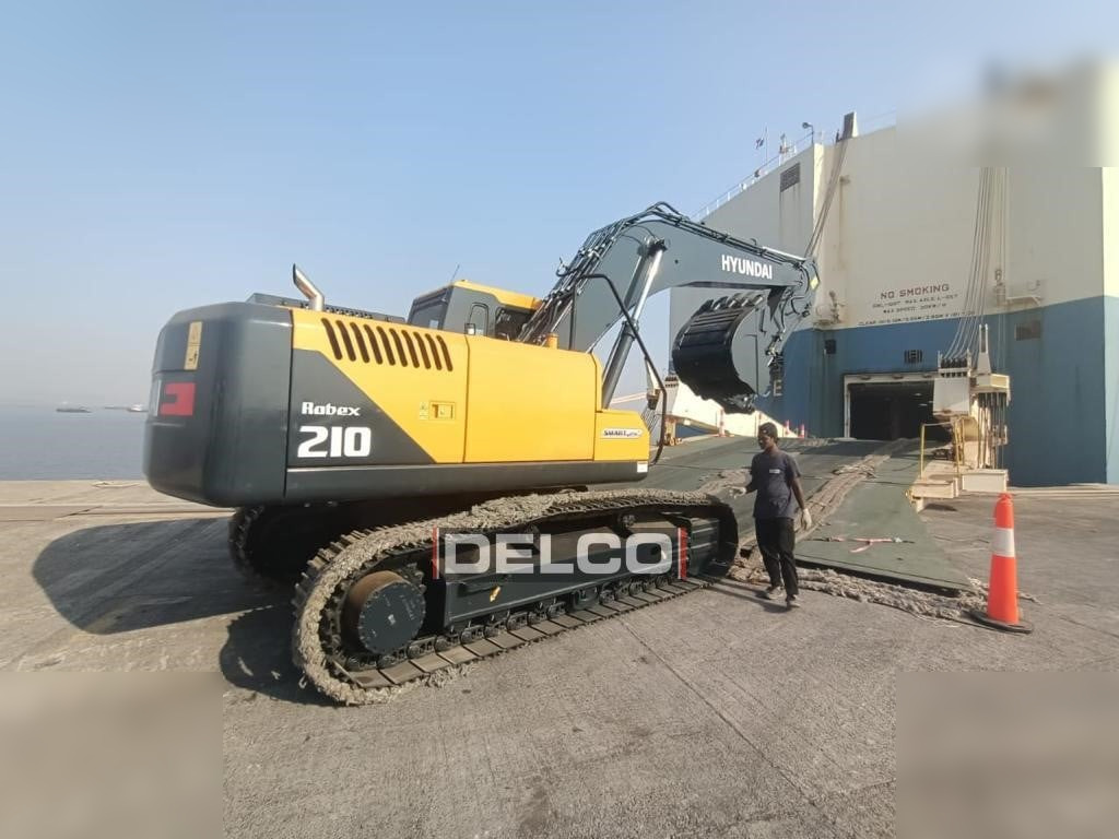 New Crawler excavator HYUNDAI ROBEX 210: picture 10