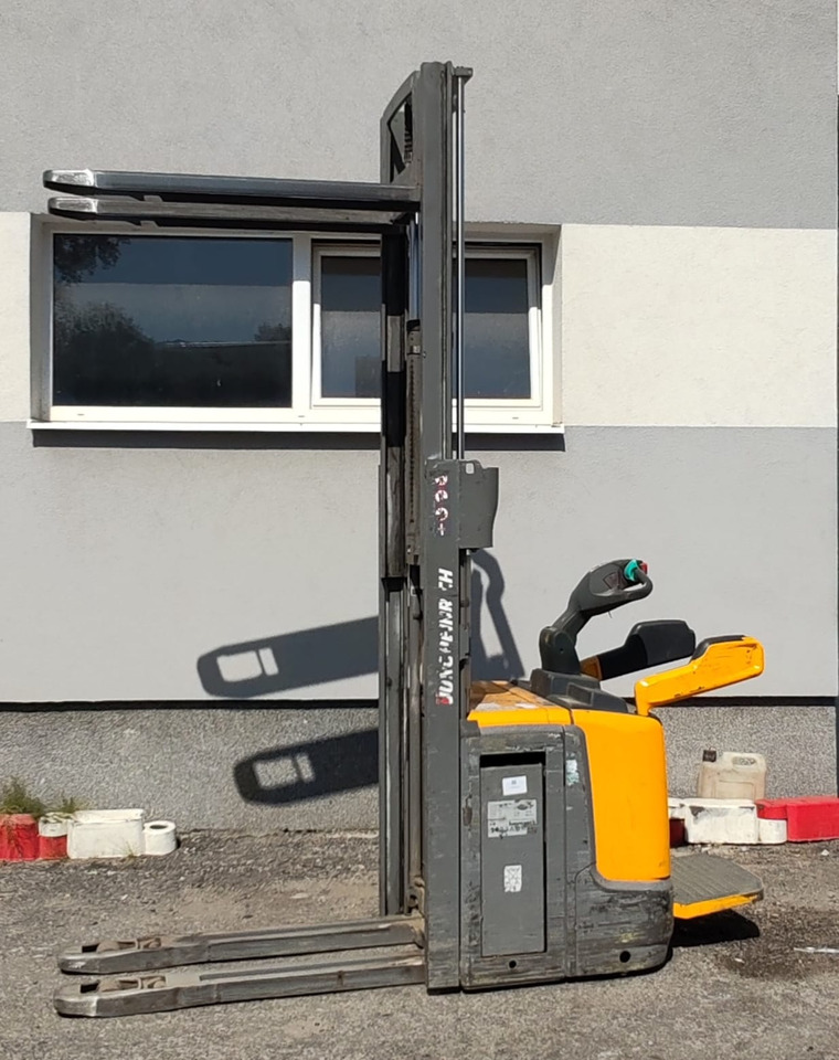 Jungheinrich ERC 212z /2020y / initial/ 2.5m/ 5876/ free lift - Stacker: picture 2 Jungheinrich ERC 212z /2020y / initial/ 2.5m/ 5876/ free lift - Stacker: picture 2