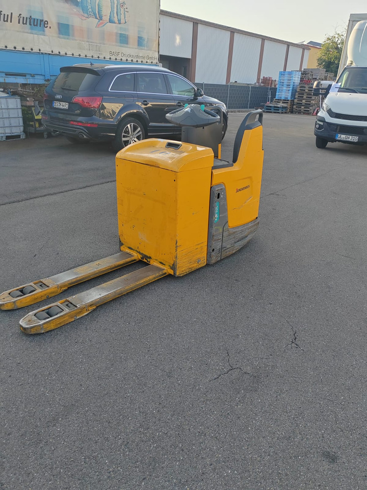 Jungheinrich ERE 225 2.5t/ 2018y/ 2469mh/ - Pallet truck: picture 2 Jungheinrich ERE 225 2.5t/ 2018y/ 2469mh/ - Pallet truck: picture 2