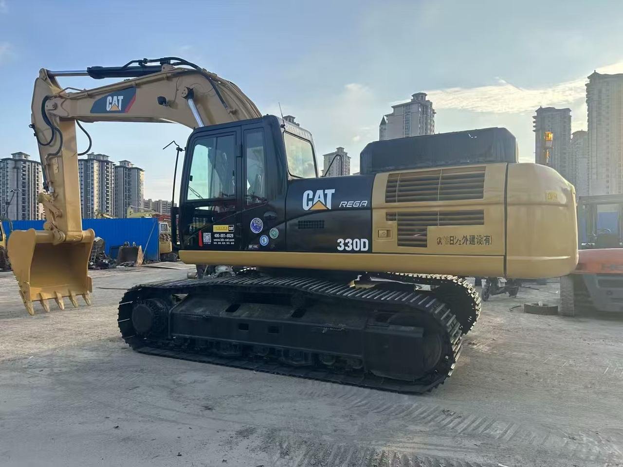 CAT 330D - Crawler excavator: picture 1 CAT 330D - Crawler excavator: picture 1