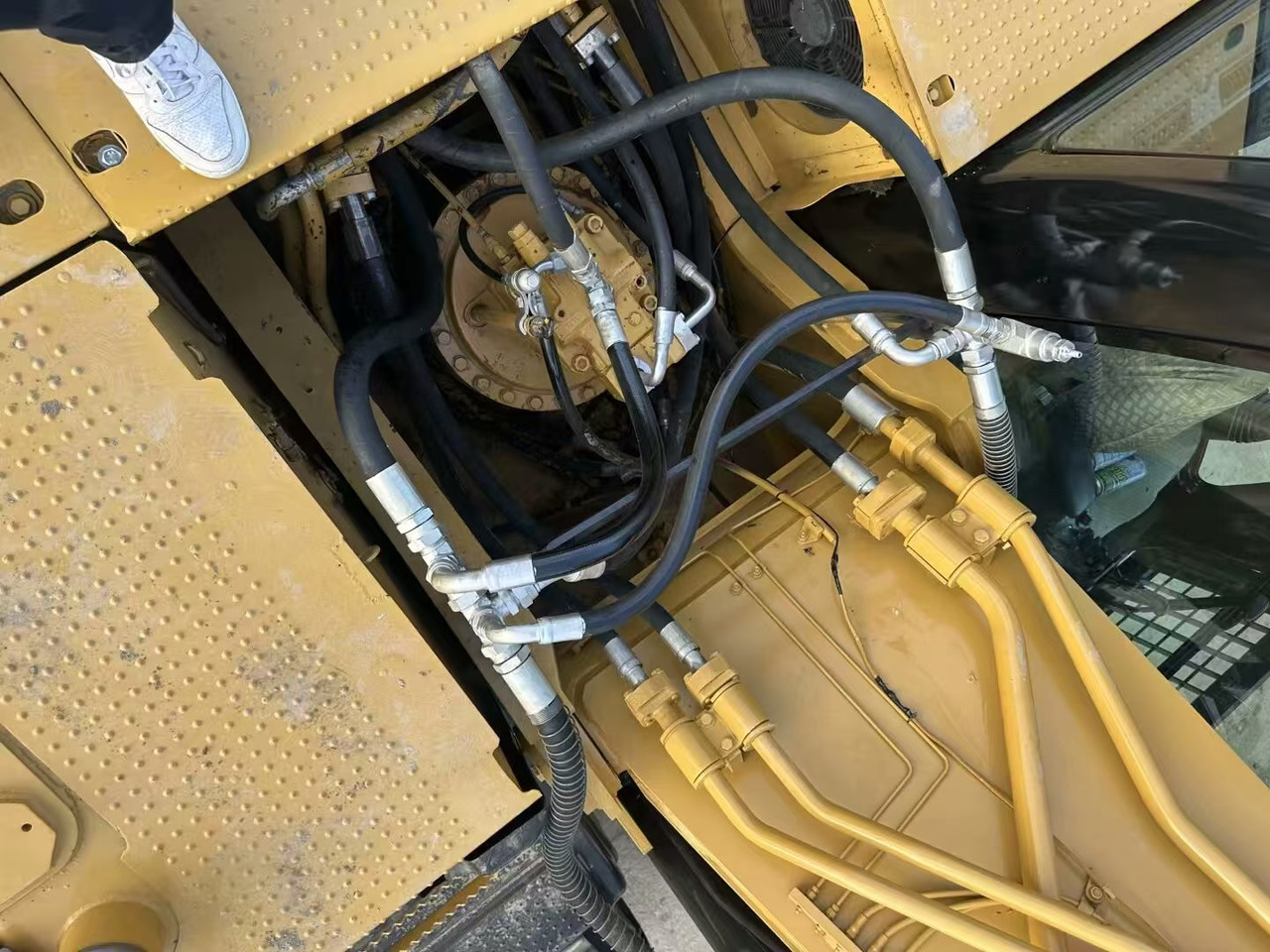 CAT 330D - Crawler excavator: picture 4 CAT 330D - Crawler excavator: picture 4