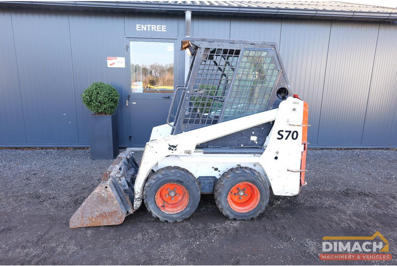 Bobcat S70 4x4 Schranklader met bak - snelwissel - NL machine - Kubota 3 cil. - nieuwe banden - Skid steer loader: picture 1 Bobcat S70 4x4 Schranklader met bak - snelwissel - NL machine - Kubota 3 cil. - nieuwe banden - Skid steer loader: picture 1