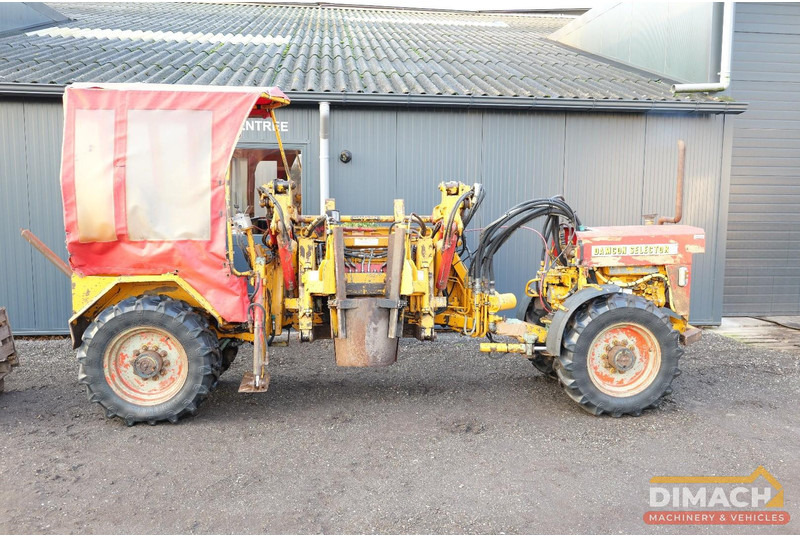 DAMCON Selector KLR700 Boomkwekerij bomenrooier - Deutz motor - NL machine - DAMCON - ( MDE ) 3 spades sets 4x4 - Harvester: picture 2 DAMCON Selector KLR700 Boomkwekerij bomenrooier - Deutz motor - NL machine - DAMCON - ( MDE ) 3 spades sets 4x4 - Harvester: picture 2