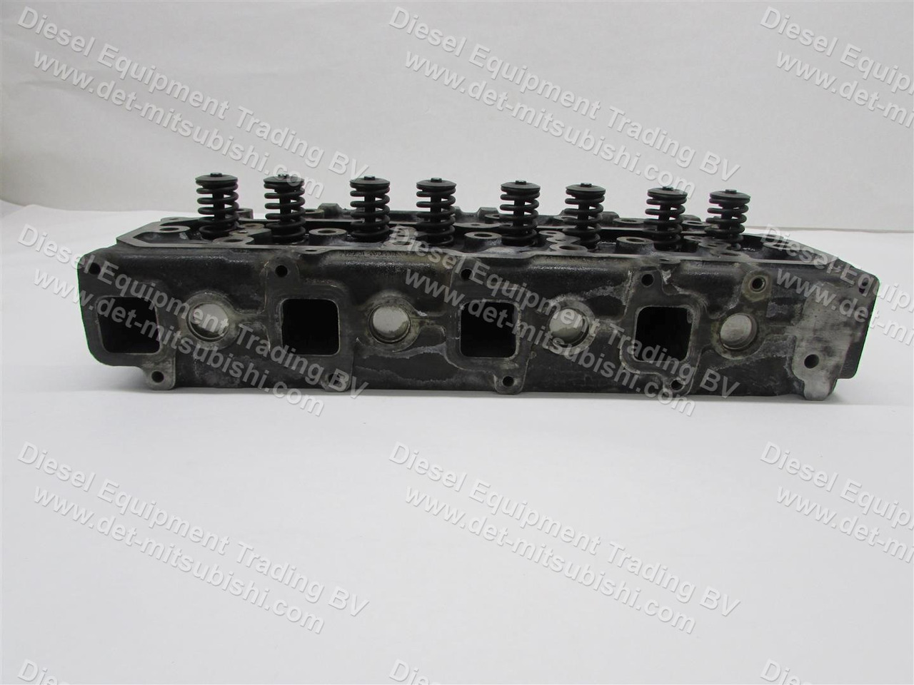 MITSUBISHI HEAD ASM; CYLINDER S4S-DT (W/VALVES) REBUILD - Cylinder head for Industrial equipment: picture 1 MITSUBISHI HEAD ASM; CYLINDER S4S-DT (W/VALVES) REBUILD - Cylinder head for Industrial equipment: picture 1