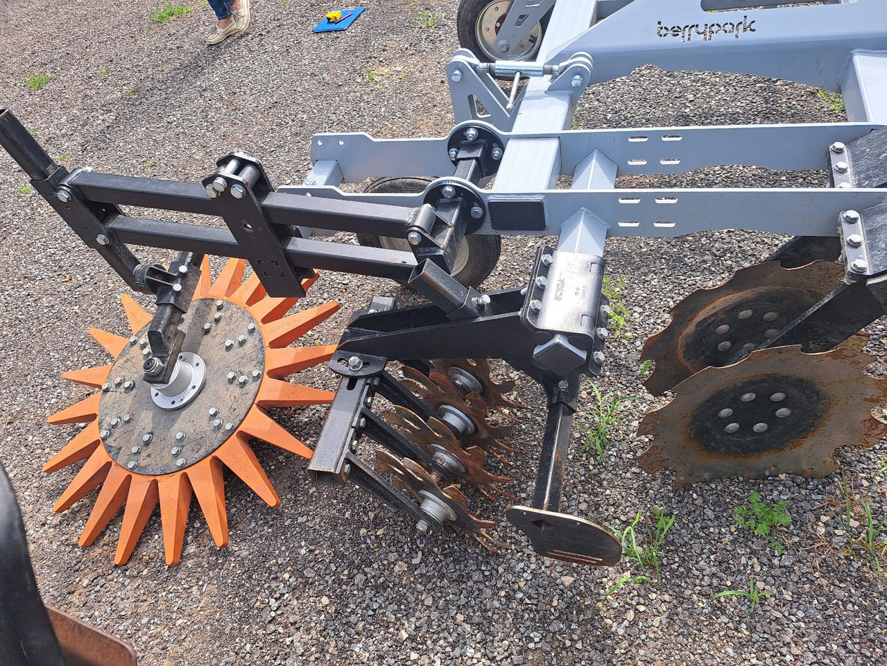 New Cultivator Berrypark Roll- und Fingerhacke / Orchard Weeder / Sarcleuse arboricole / Pielnik sadowniczy: picture 7