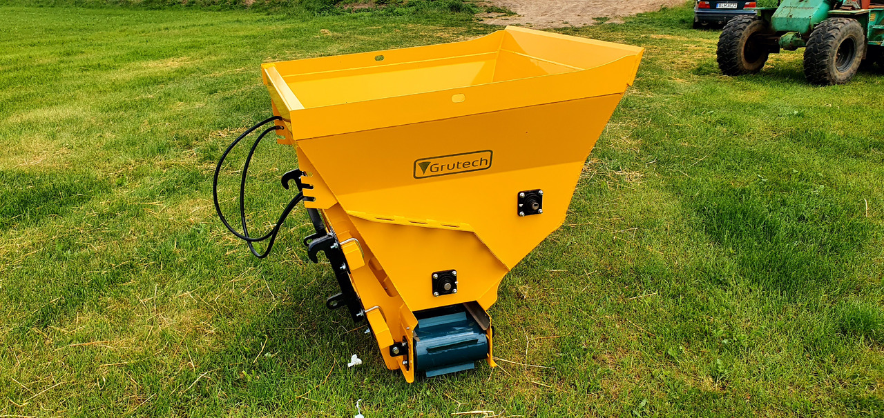 Grutech Einstreugerät / Spreader / Pailleuse / Rozściełacz - Straw shredder: picture 4 Grutech Einstreugerät / Spreader / Pailleuse / Rozściełacz - Straw shredder: picture 4