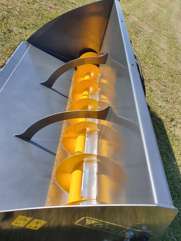 Grutech Futterverteiler / Bucket with screw / Godet avec vis / Cazo con sinfín / Benna con coclea / Ковш со шнеком / Łyżka ze ślimakiem 1,6 m - Loader bucket for Agricultural machinery: picture 4 Grutech Futterverteiler / Bucket with screw / Godet avec vis / Cazo con sinfín / Benna con coclea / Ковш со шнеком / Łyżka ze ślimakiem 1,6 m - Loader bucket for Agricultural machinery: picture 4