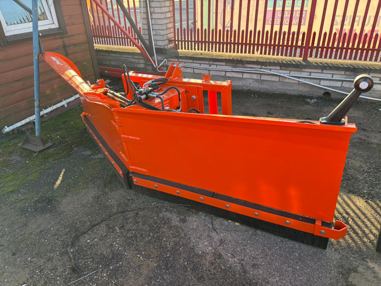 METAL-TECHNIK 2-reihiger Schneepflug / Reversible snow plow / Chasse-neige articulé / Snöplog / Lumehäkk / Отвал снеговой поворотный / Pług odśnieżny łamany 3 m - Snow plough for Municipal tractor: picture 1 METAL-TECHNIK 2-reihiger Schneepflug / Reversible snow plow / Chasse-neige articulé / Snöplog / Lumehäkk / Отвал снеговой поворотный / Pług odśnieżny łamany 3 m - Snow plough for Municipal tractor: picture 1