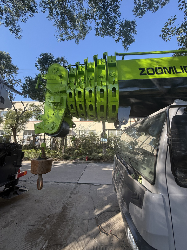 ZOOMLION ZAT2200V - Mobile crane: picture 5 ZOOMLION ZAT2200V - Mobile crane: picture 5