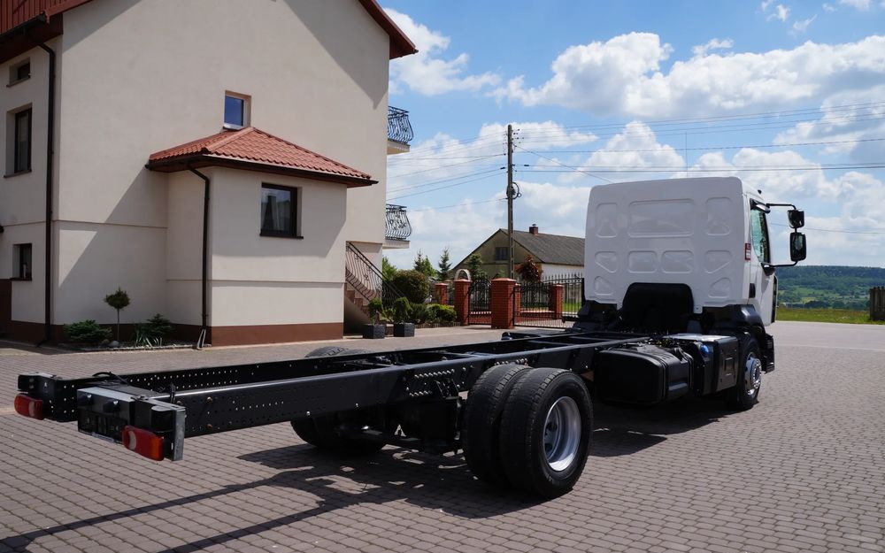 Renault RENAULT GAMA D 16.210 EURO 6 RAMA DO ZABUDOWY 16.000 KG VOLVO FL - Cab chassis truck: picture 4 Renault RENAULT GAMA D 16.210 EURO 6 RAMA DO ZABUDOWY 16.000 KG VOLVO FL - Cab chassis truck: picture 4