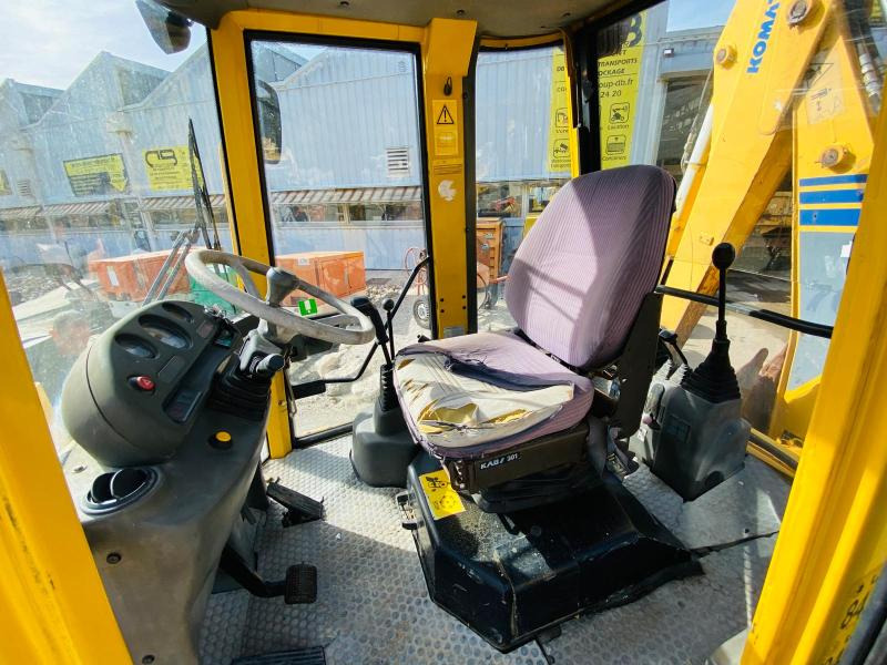 KOMATSU Tractopelle WB70 (NET DE TVA) leasing KOMATSU Tractopelle WB70 (NET DE TVA): picture 8 KOMATSU Tractopelle WB70 (NET DE TVA) leasing KOMATSU Tractopelle WB70 (NET DE TVA): picture 8