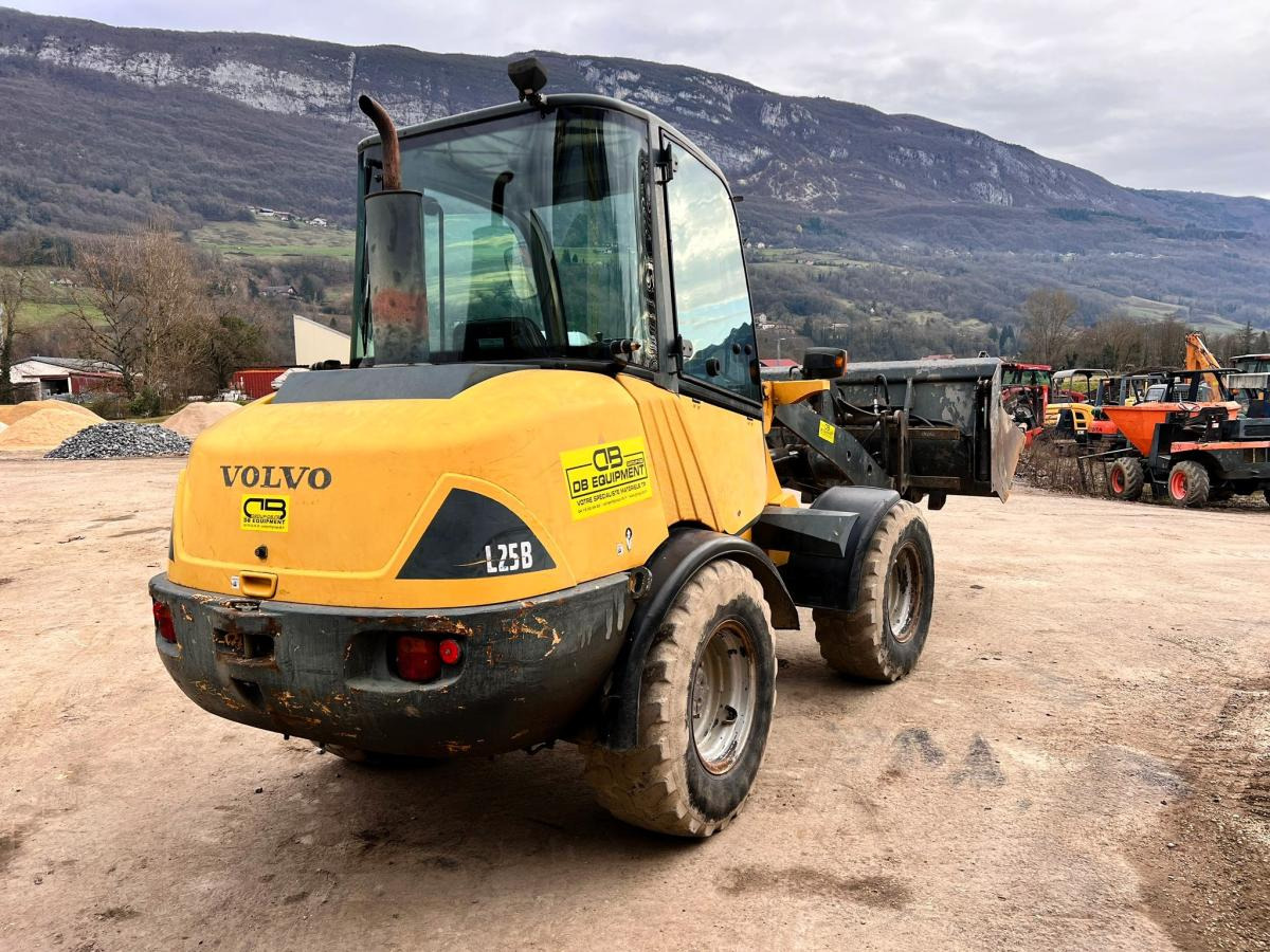 Volvo L25B-P CHARGEUSE SUR PNEUS 5T - Wheel loader: picture 5 Volvo L25B-P CHARGEUSE SUR PNEUS 5T - Wheel loader: picture 5