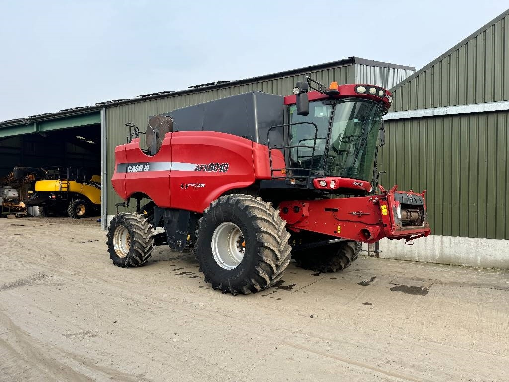 Case IH Axial Flow AFX 8010 - Combine harvester: picture 1 Case IH Axial Flow AFX 8010 - Combine harvester: picture 1