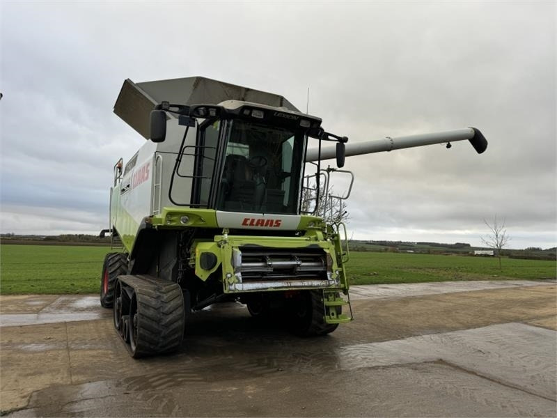 Claas Claas Lexion 600TT c/w V1200 Header - Harvester attachment: picture 4 Claas Claas Lexion 600TT c/w V1200 Header - Harvester attachment: picture 4