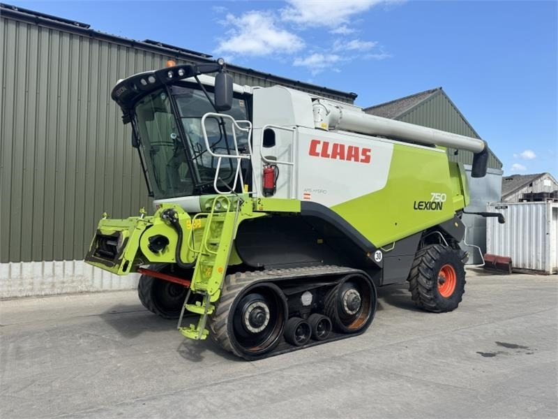 Claas Lexion 750TT APS Hybrid c/w V90 - Harvester attachment: picture 1 Claas Lexion 750TT APS Hybrid c/w V90 - Harvester attachment: picture 1