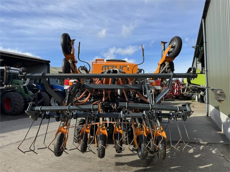 Mzuri Pro Till 4T Seed Drill  - Combine seed drill: picture 4 Mzuri Pro Till 4T Seed Drill  - Combine seed drill: picture 4